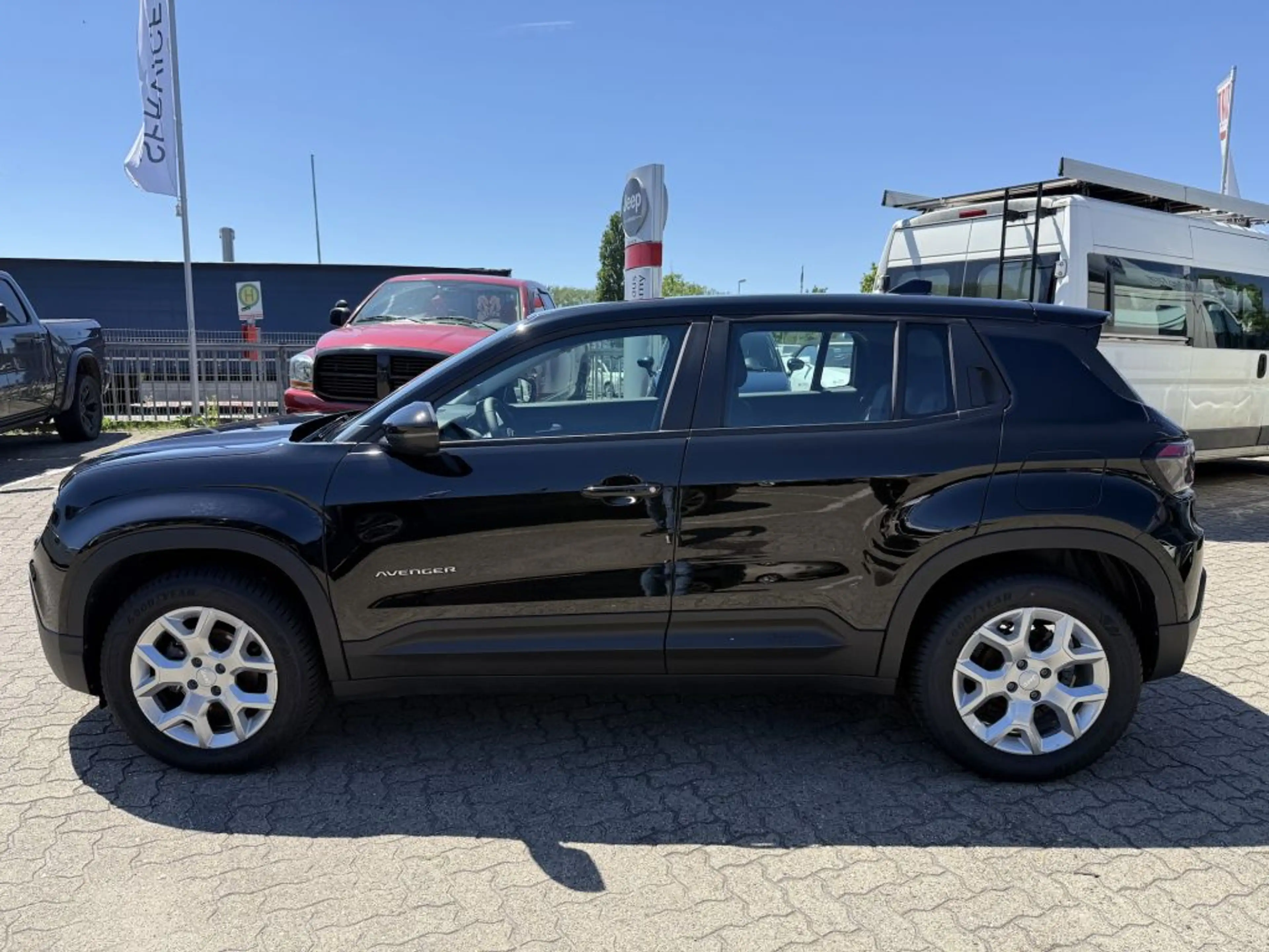 Jeep Avenger 1.2 GSE T3 Turbo-Benzin GDI Altitude — photo 8