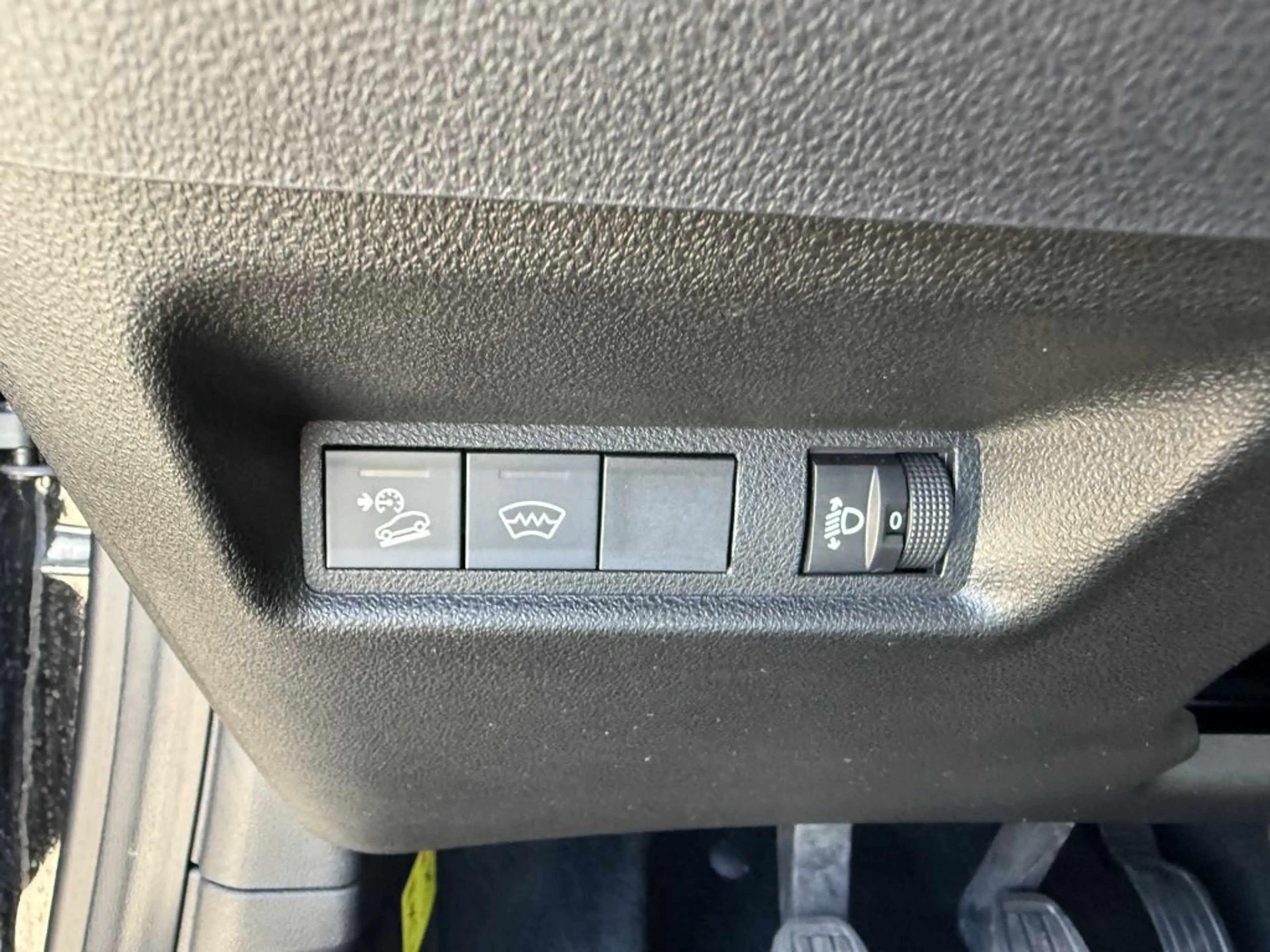 Jeep Avenger 1.2 GSE T3 Turbo-Benzin GDI Altitude — photo 16