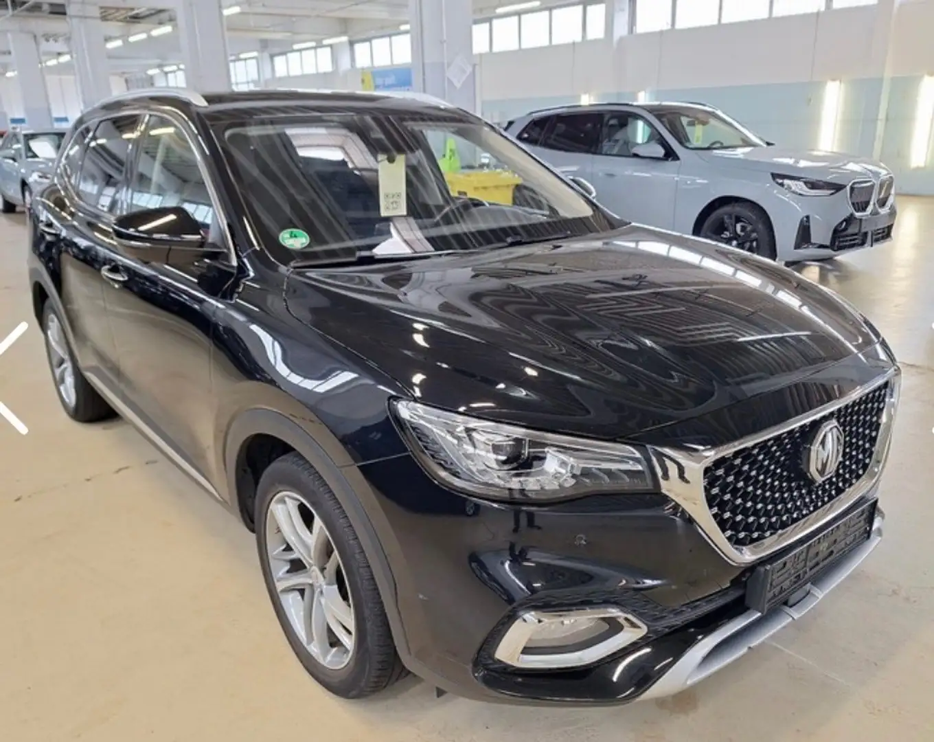 MG EHS PHEV Luxury Panorama Leder ACC Schwarz - 2