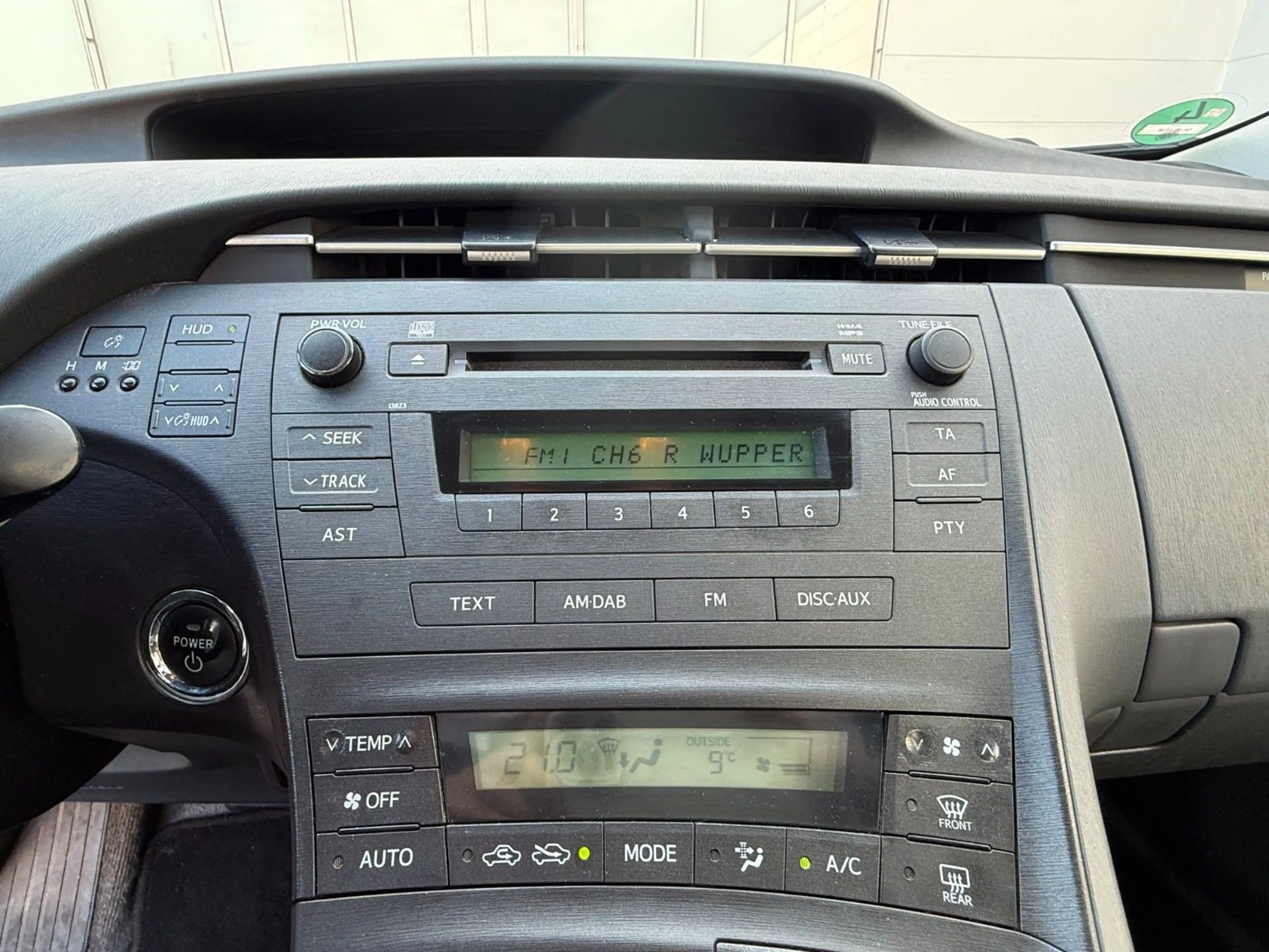 Toyota Prius Life SOLARDACH/PANO/KLIMA/PDC/8FACH — photo 9