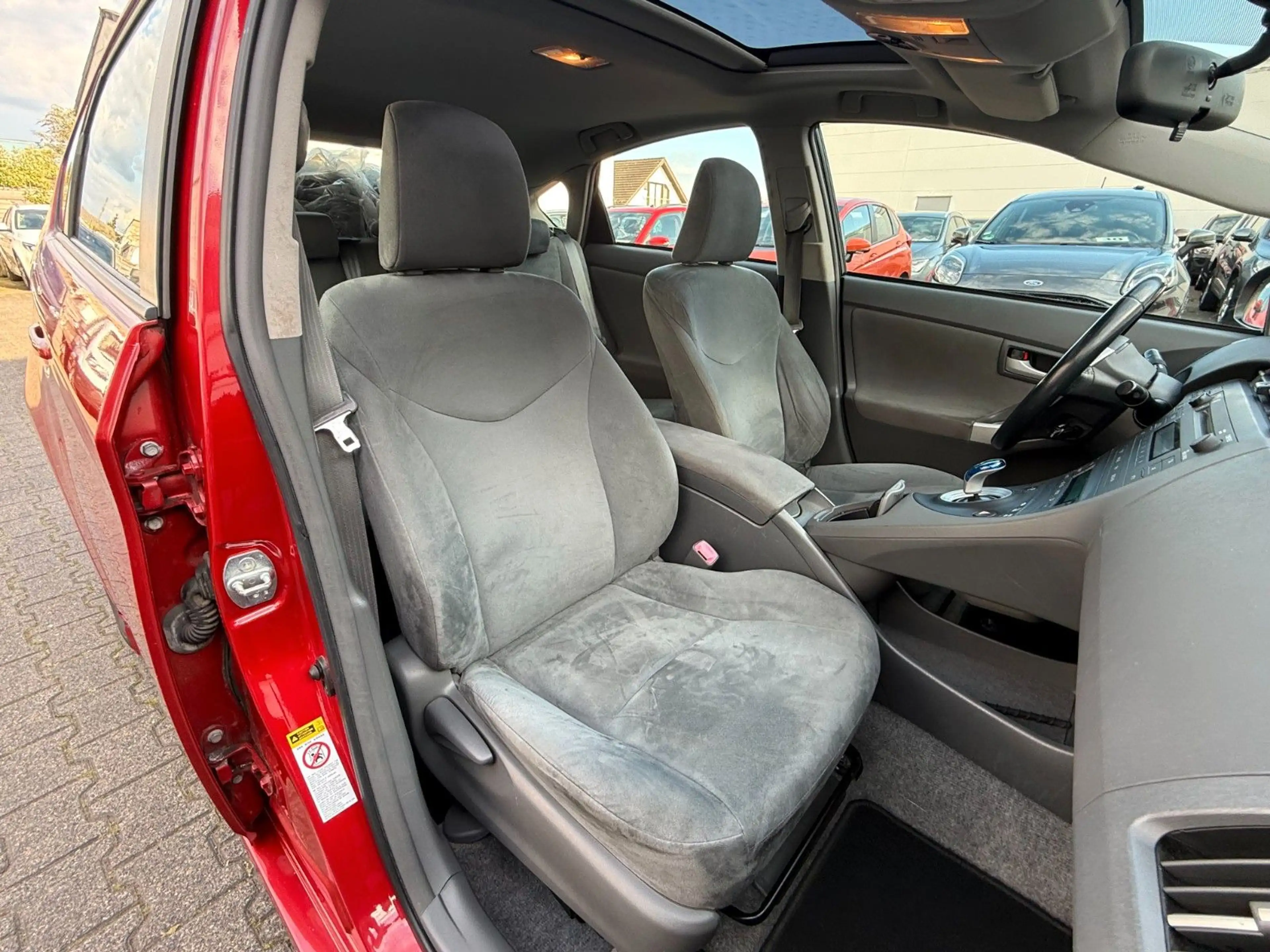 Toyota Prius Life SOLARDACH/PANO/KLIMA/PDC/8FACH — photo 13