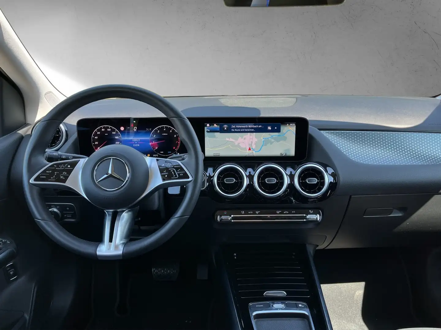 Mercedes-Benz B 200 Progressive Advanced Schwarz - 2