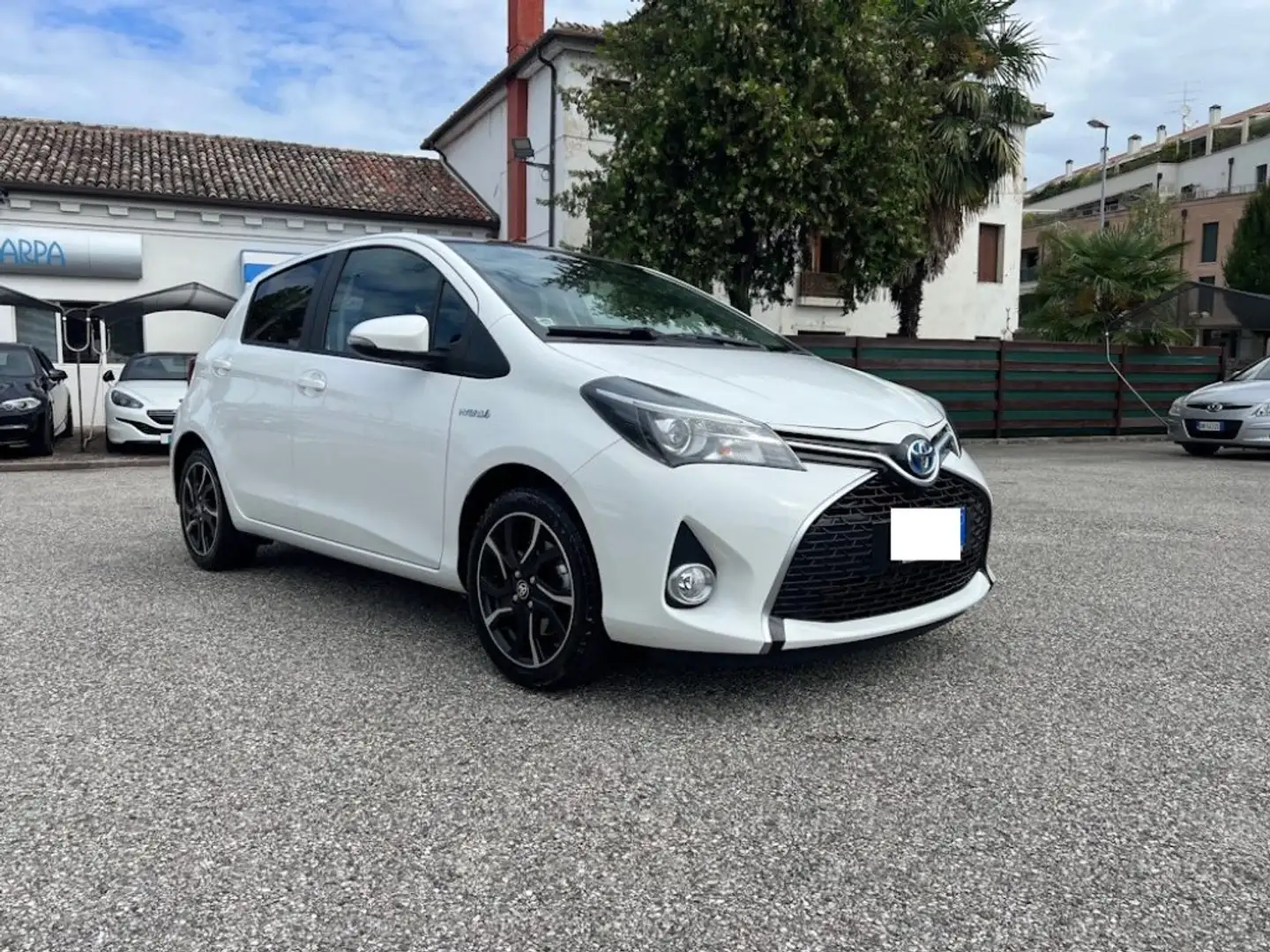 Toyota Yaris 1.5 Hybrid 5 porte Trend 'White Edition' Weiß - 1