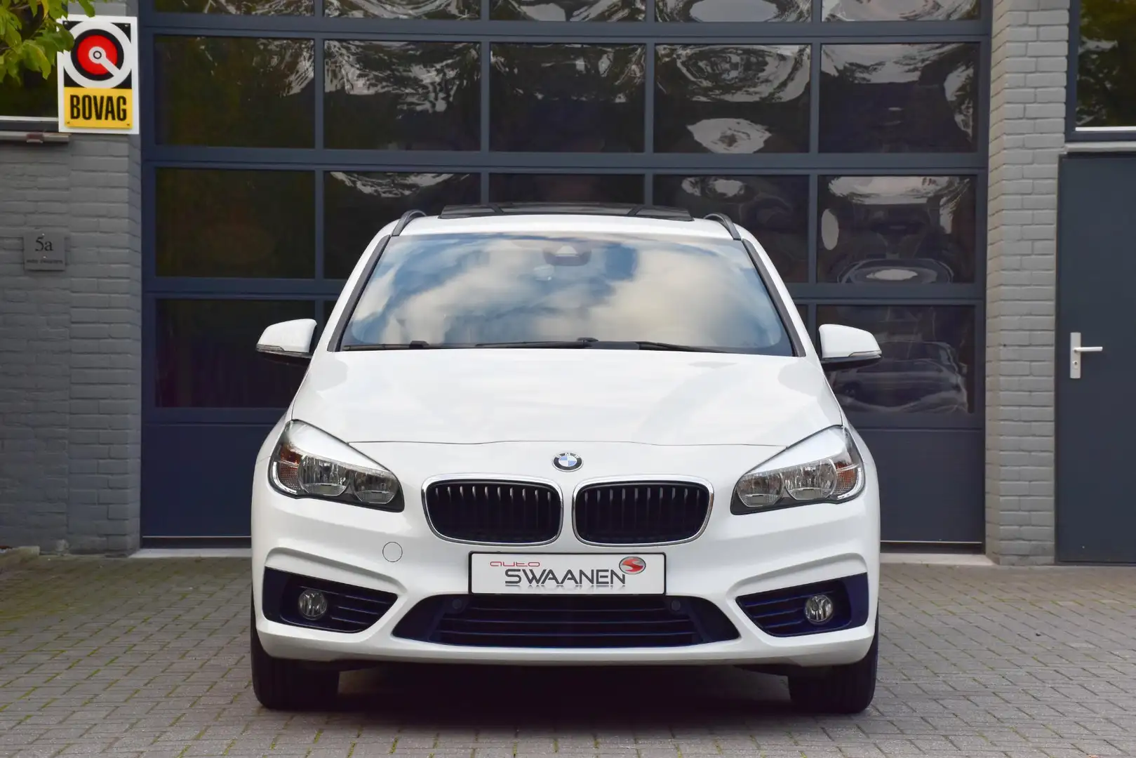 BMW 218 2-serie Active Tourer 218i Executive | Panoramadak Wit - 2