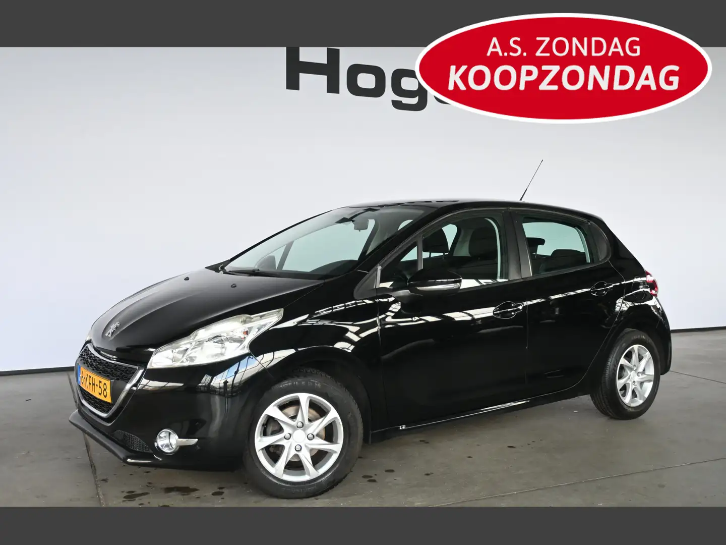 Peugeot 208 1.2 VTi Blue Lease Navigatie Cruise control Airco Zwart - 1
