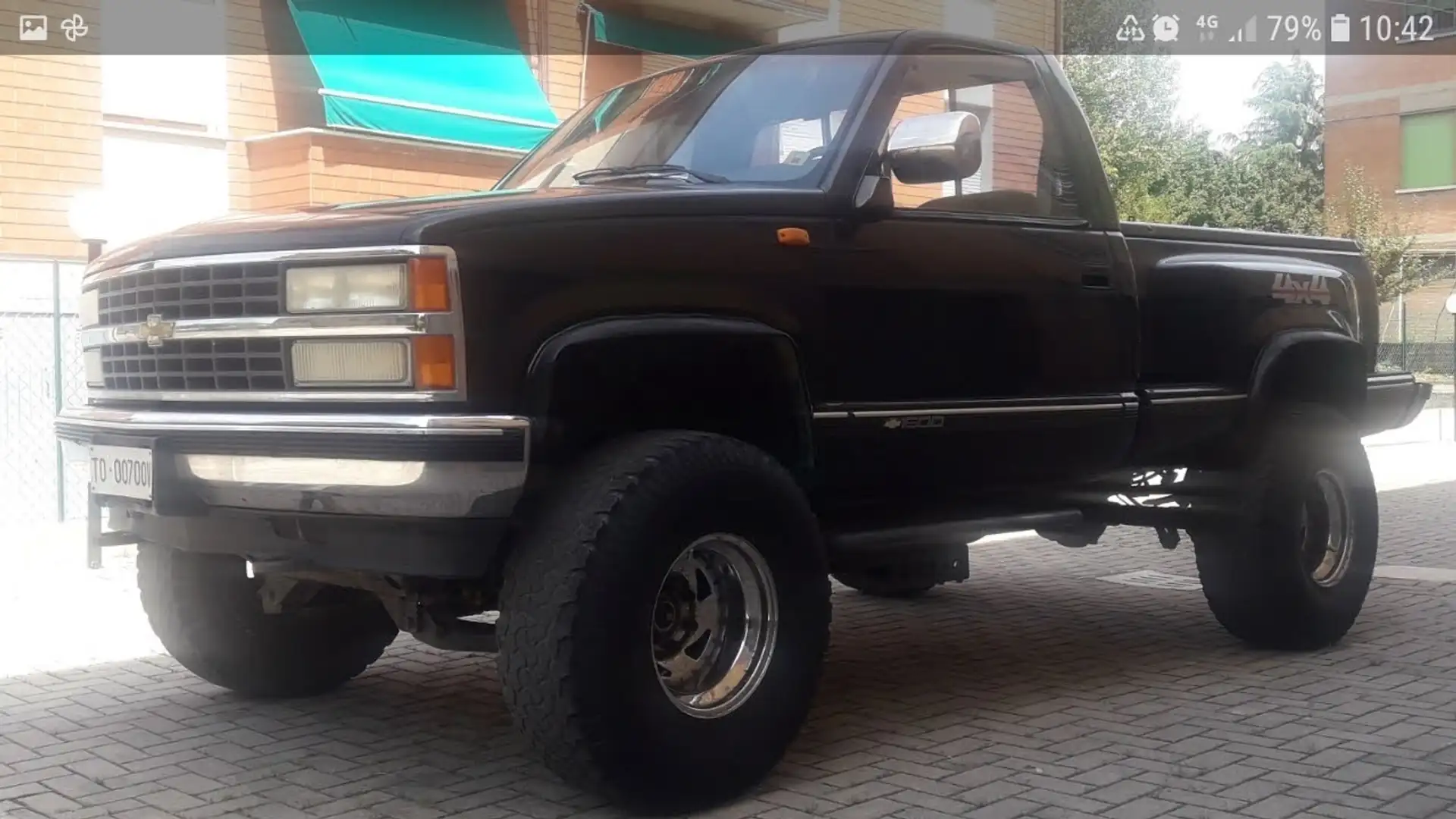 Chevrolet Silverado Negro - 2