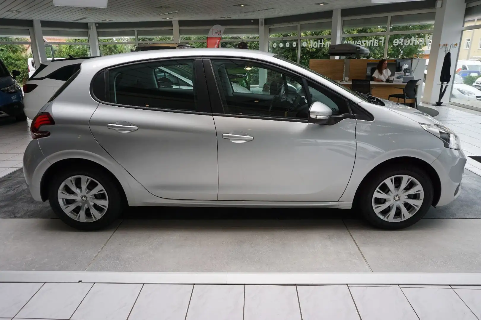 Peugeot 208 Active KLIMAANLAGE, PARKPILOT, TEMPOMAT, BC Argento - 2
