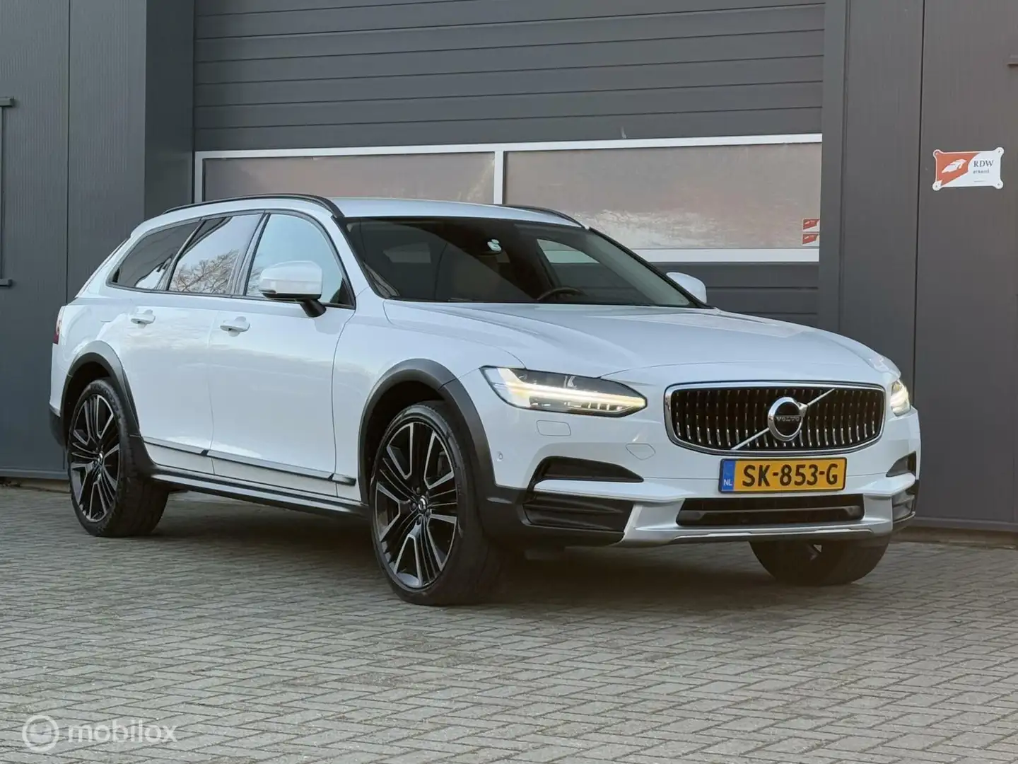 Volvo V90 Cross Country 2.0 D4 AWD Geartronic-8 /Pilot Assist/Aut.inparker Blanc - 2