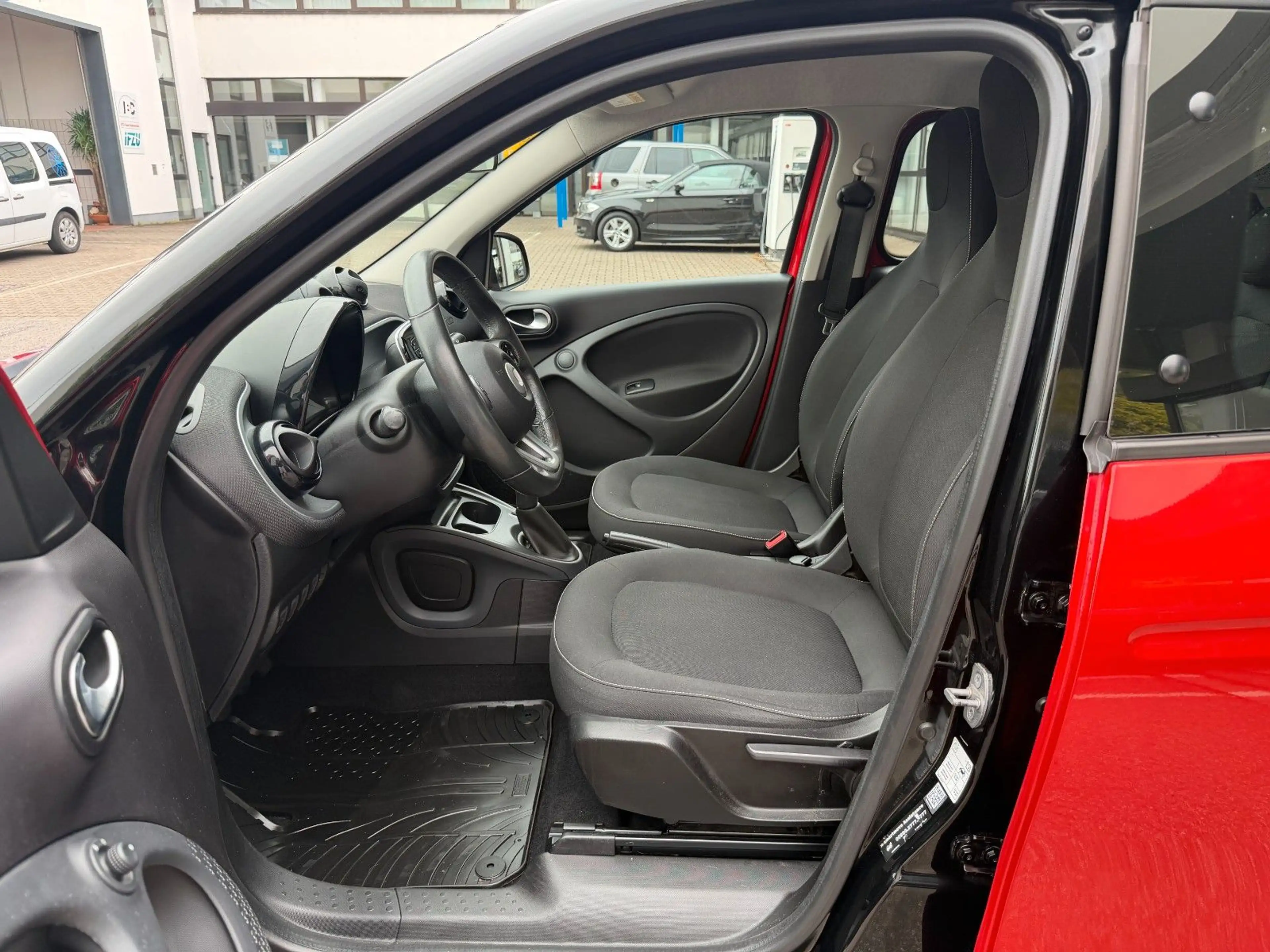 smart forFour Passion/Klimaautomatik/PDC/2.Hand — photo 10