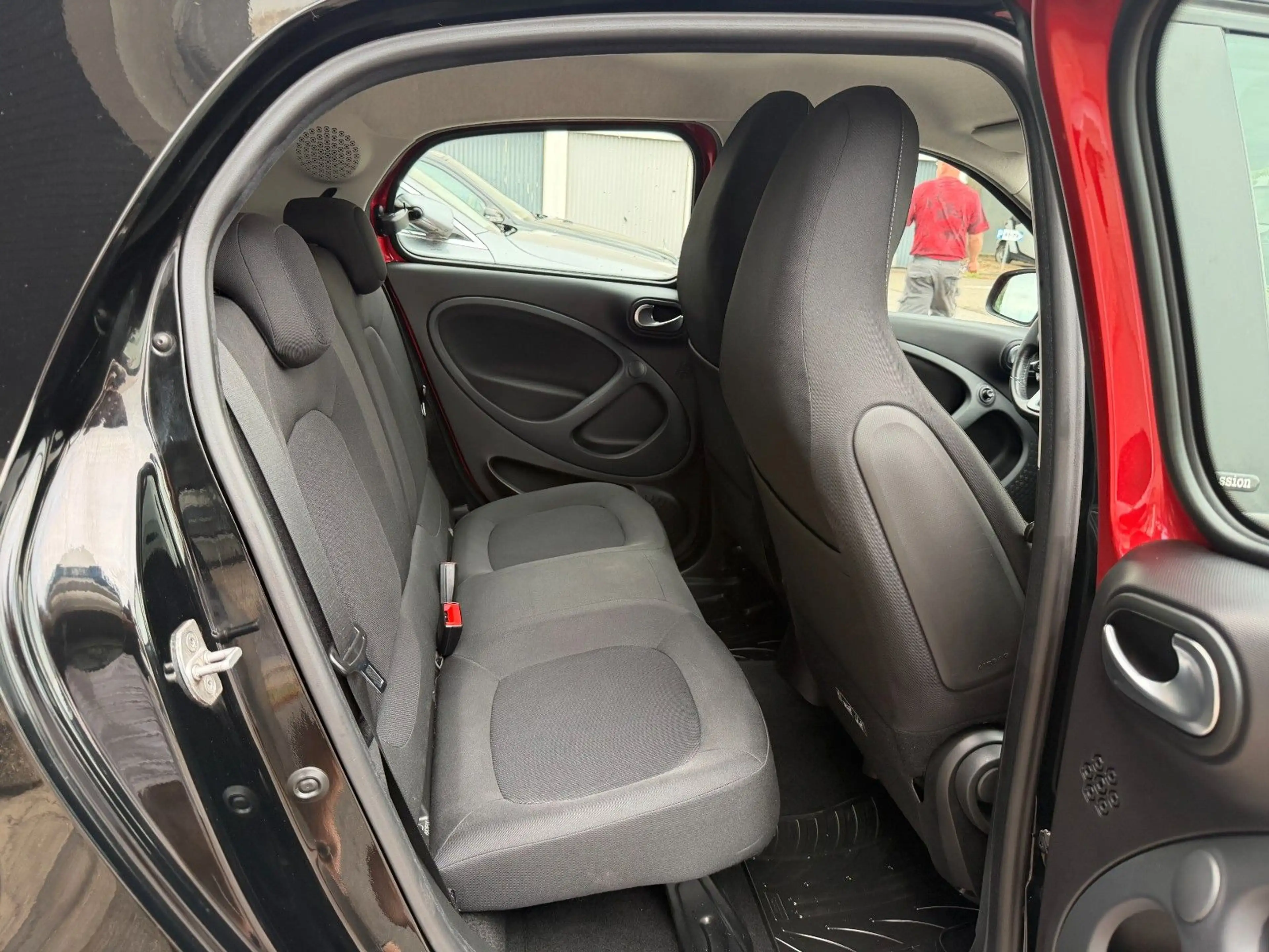 smart forFour Passion/Klimaautomatik/PDC/2.Hand — photo 15