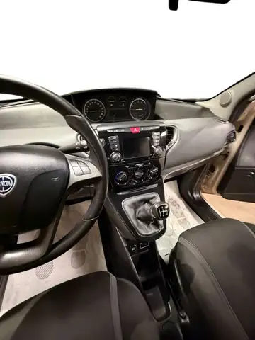 Lancia Ypsilon view 24