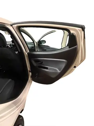 Lancia Ypsilon view 16