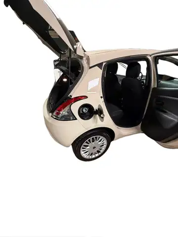 Lancia Ypsilon view 18