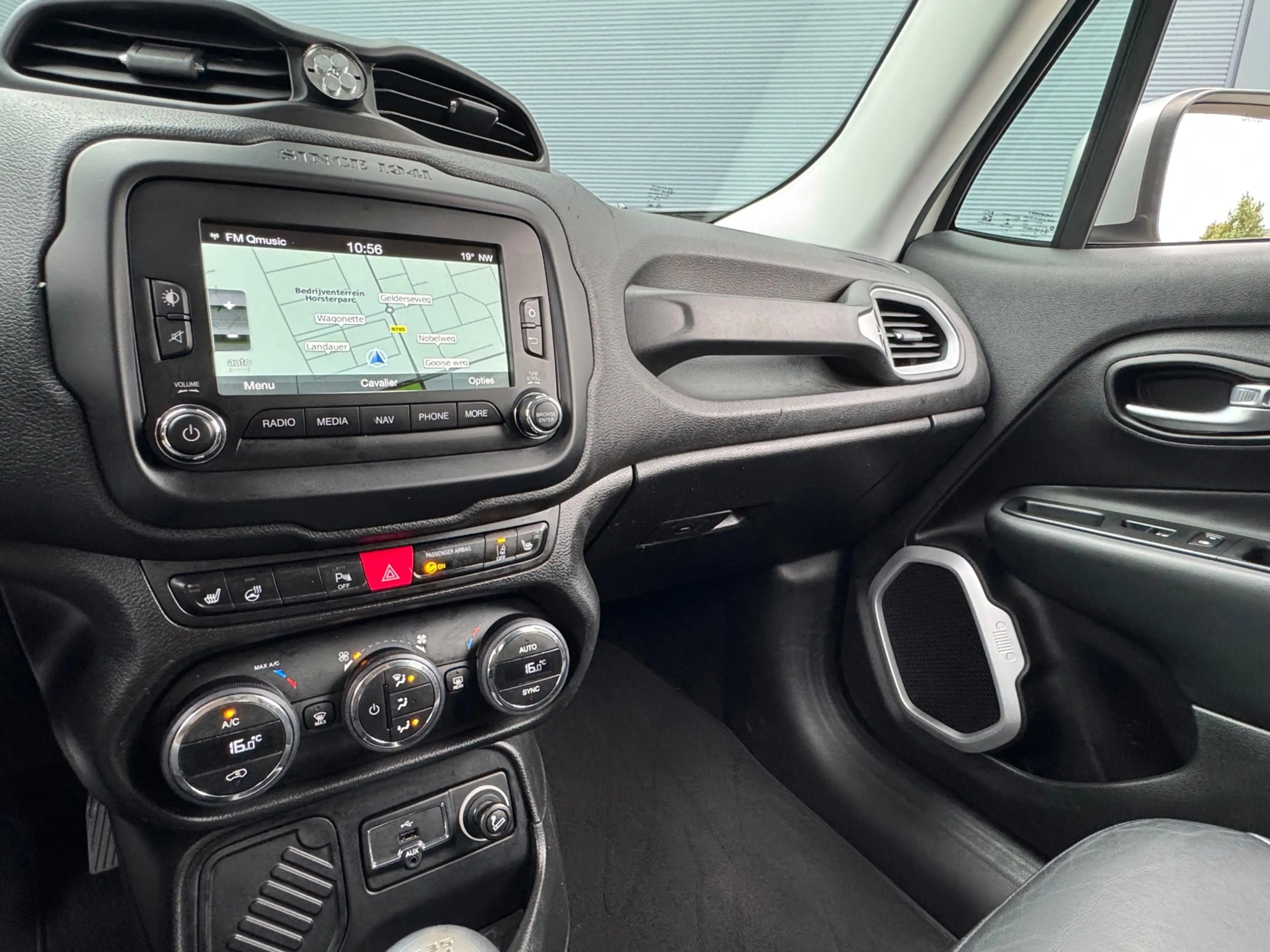 Jeep Renegade 1.4 MultiAir Limited Leder, Navi — photo 13