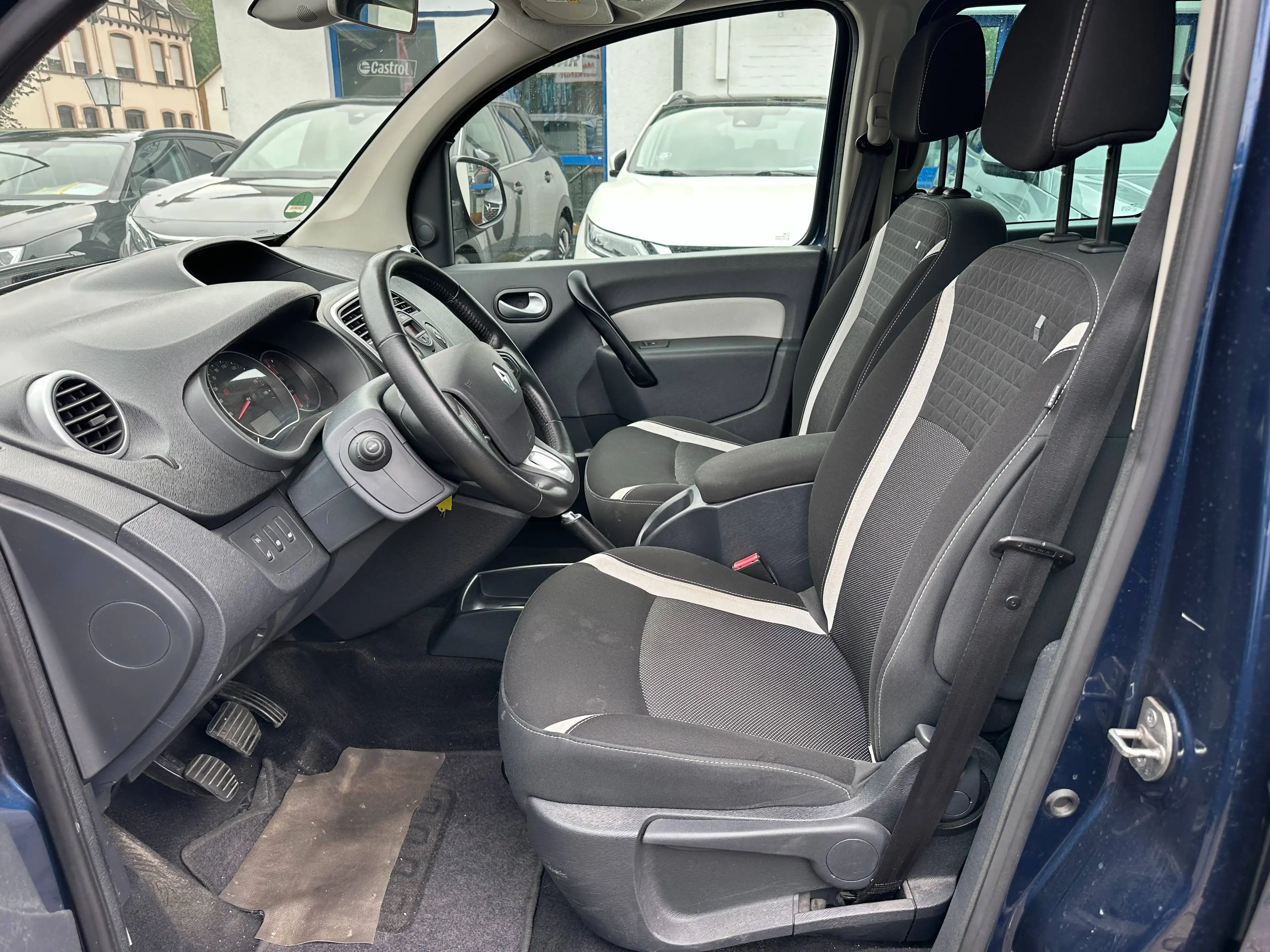 Renault Kangoo 1.5 dCi Limited+2.HAND+KLIMATRONIK+2 X SCHIEBETÜR+PDC+AHK+TÜV:NEU — photo 5