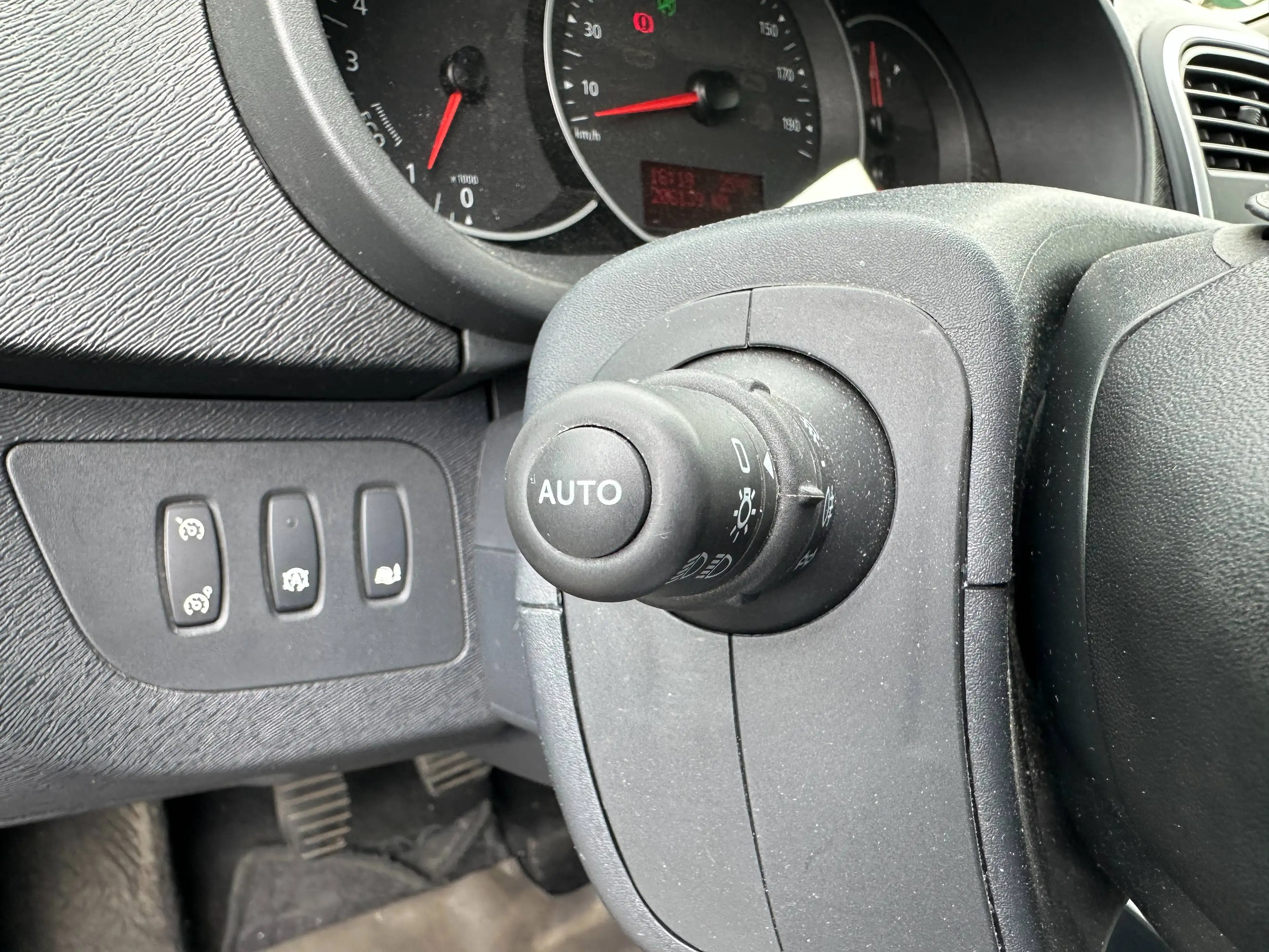 Renault Kangoo 1.5 dCi Limited+2.HAND+KLIMATRONIK+2 X SCHIEBETÜR+PDC+AHK+TÜV:NEU — photo 15