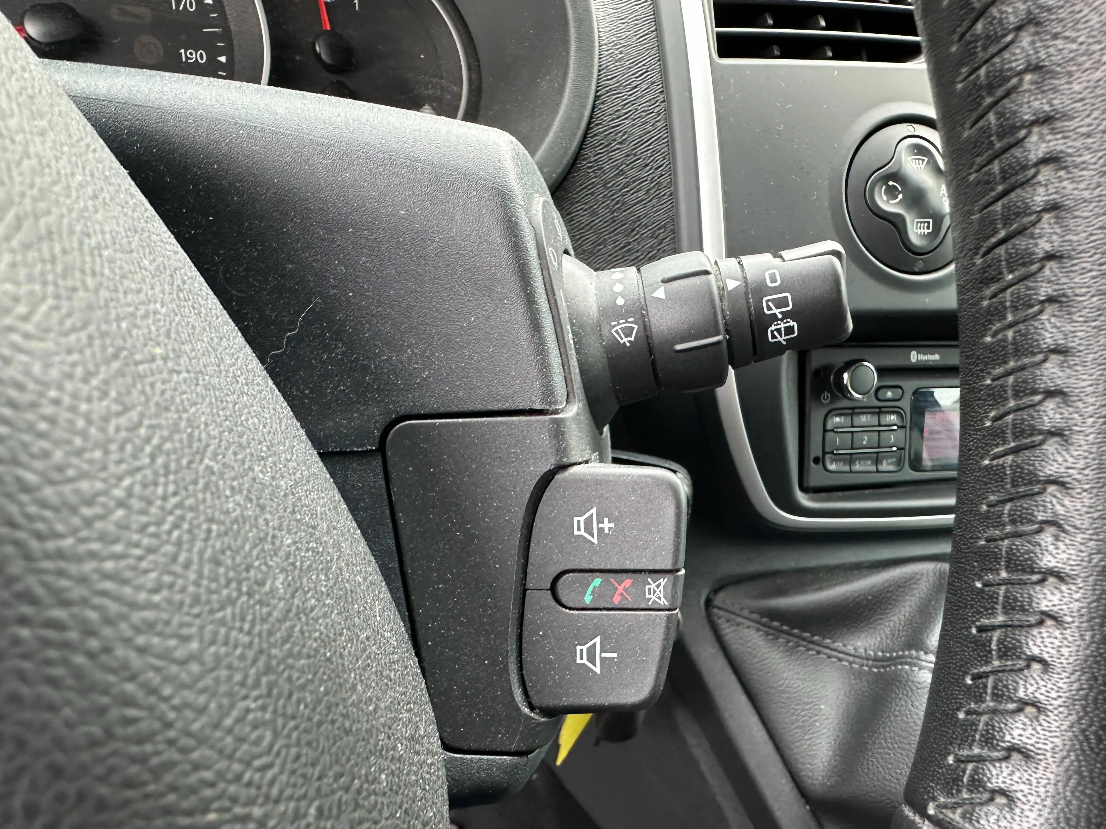Renault Kangoo 1.5 dCi Limited+2.HAND+KLIMATRONIK+2 X SCHIEBETÜR+PDC+AHK+TÜV:NEU — photo 13