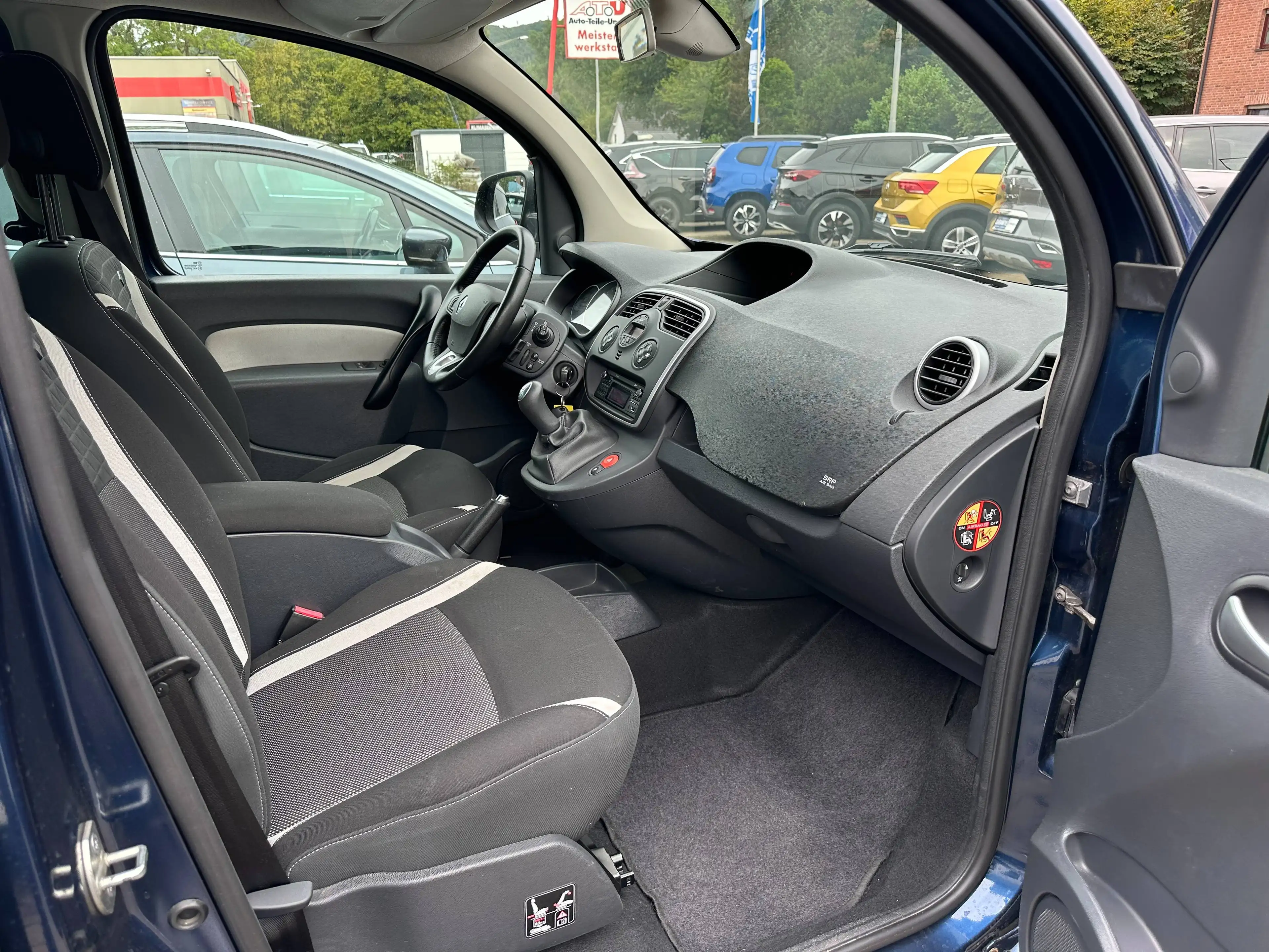 Renault Kangoo 1.5 dCi Limited+2.HAND+KLIMATRONIK+2 X SCHIEBETÜR+PDC+AHK+TÜV:NEU — photo 9