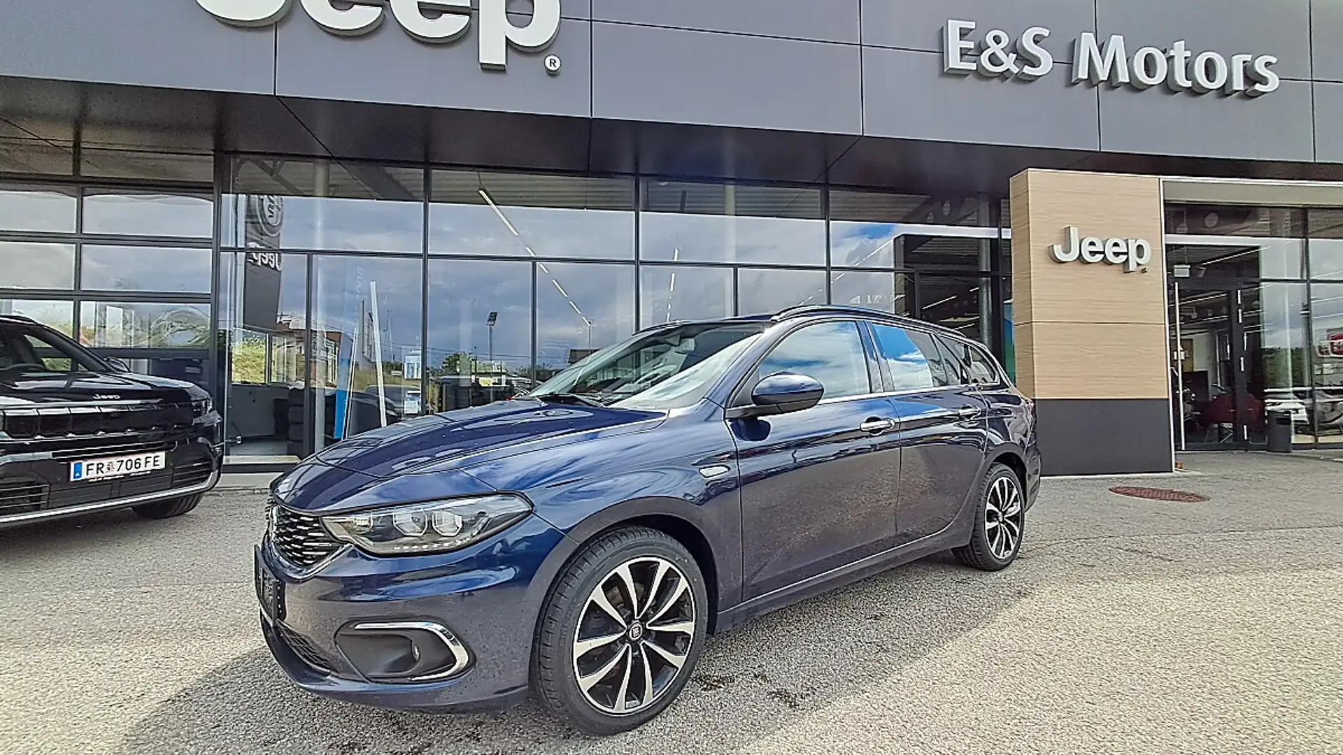 Fiat Tipo 1,4 T-Jet 120 Start&Stop Lounge Blau - 2