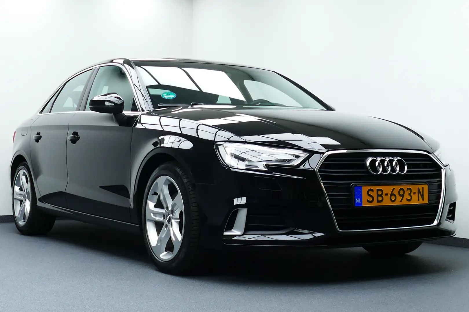 Audi A3 Limousine 1.4 150pk TFSI CoD Design Pro Line. Navi Zwart - 2