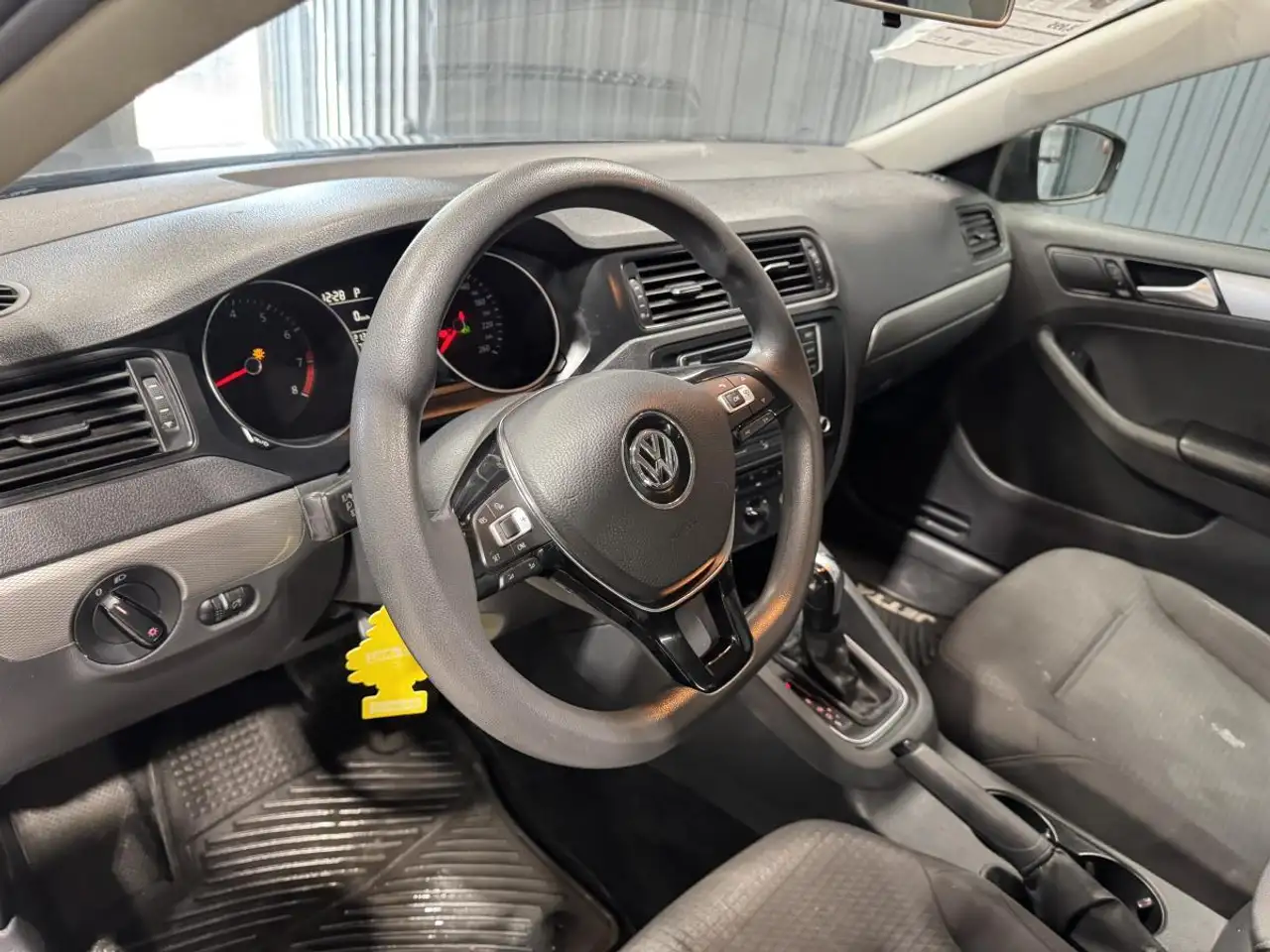Volkswagen Jetta снимка Volkswagen Jetta