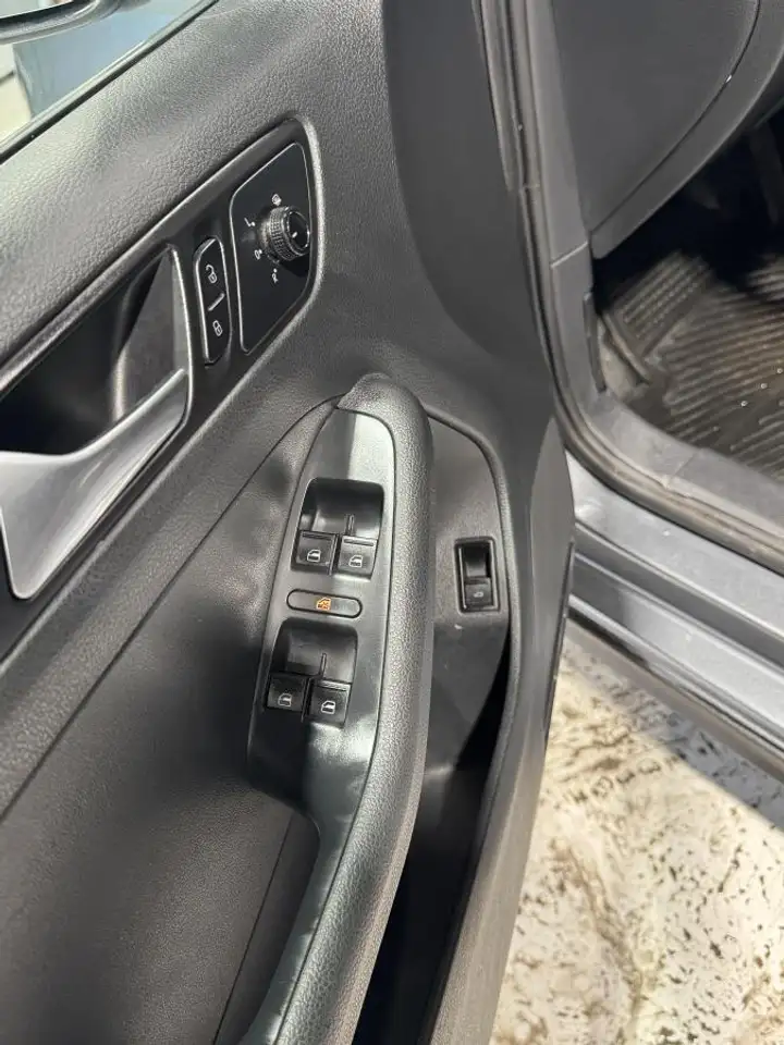 Volkswagen Jetta снимка Volkswagen Jetta
