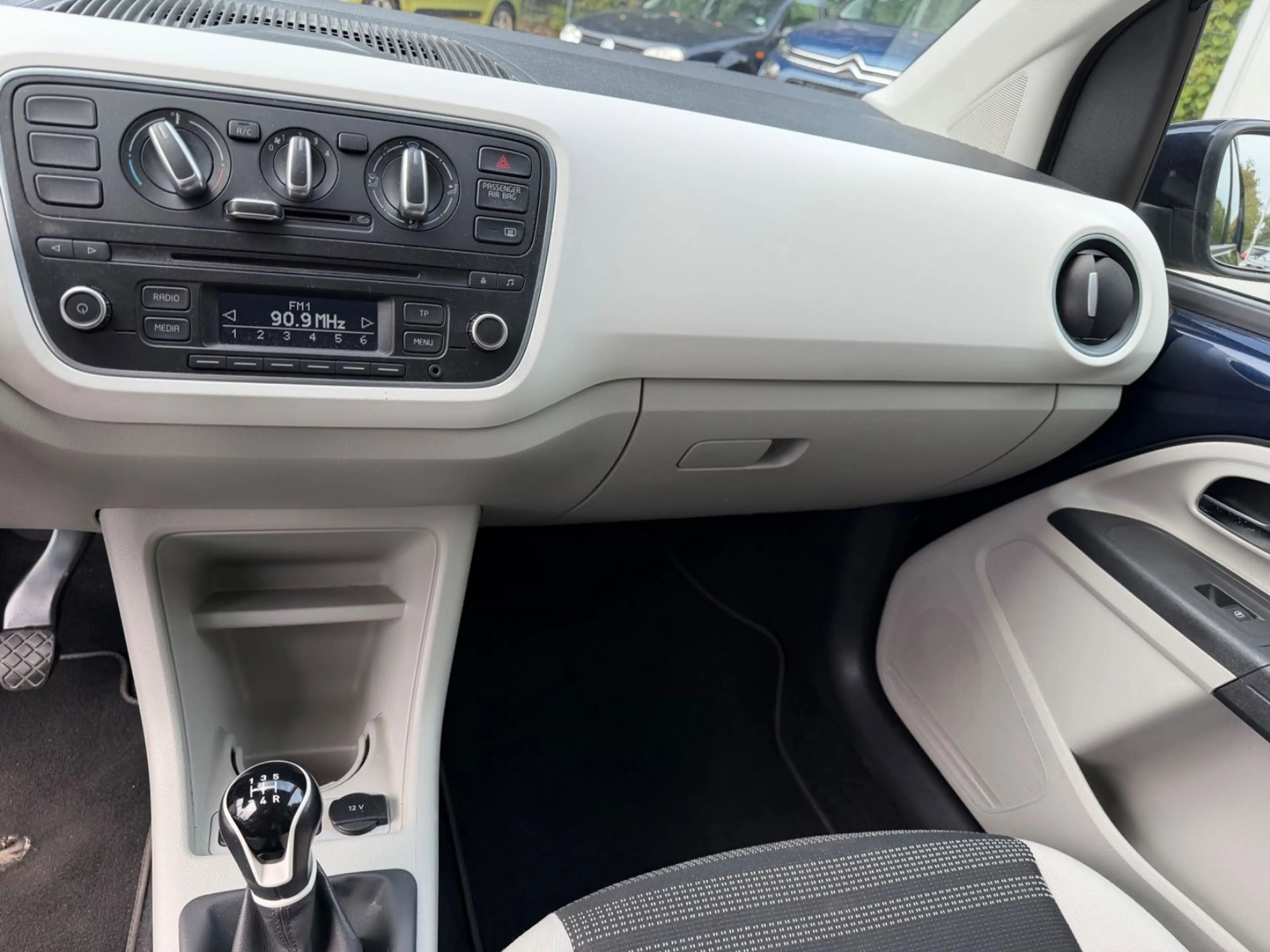 SEAT Mii 1.0 44kW Ecomotive SUN — photo 11