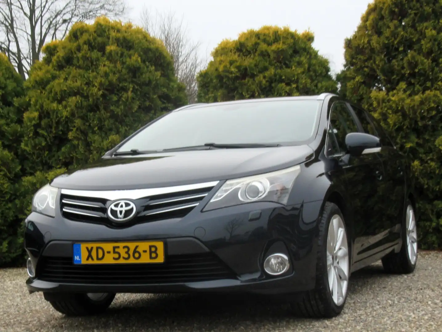 Toyota Avensis Wagon 1.8 VVTi Dynamic*Navi*Camera*Trekhaak* Grijs - 2