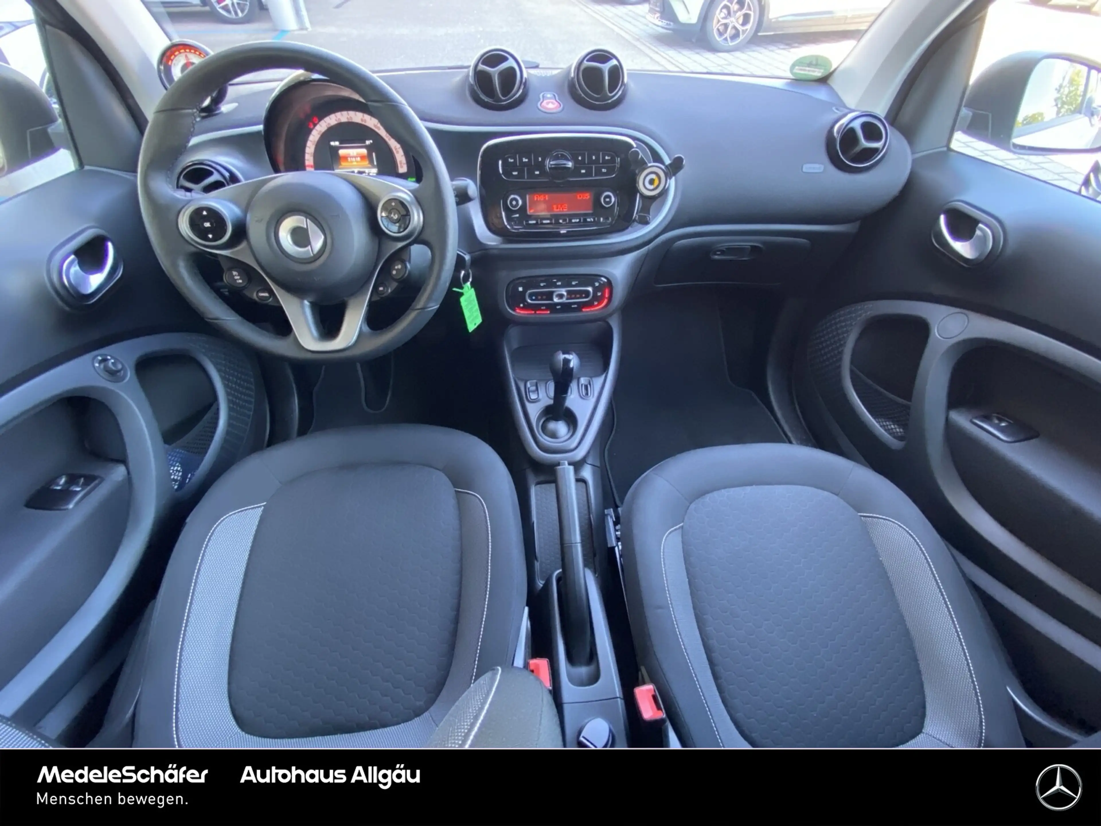 smart forTwo EQ fortwo coupe 22kW Lader Sitzheizung PTS Hinten — photo 15