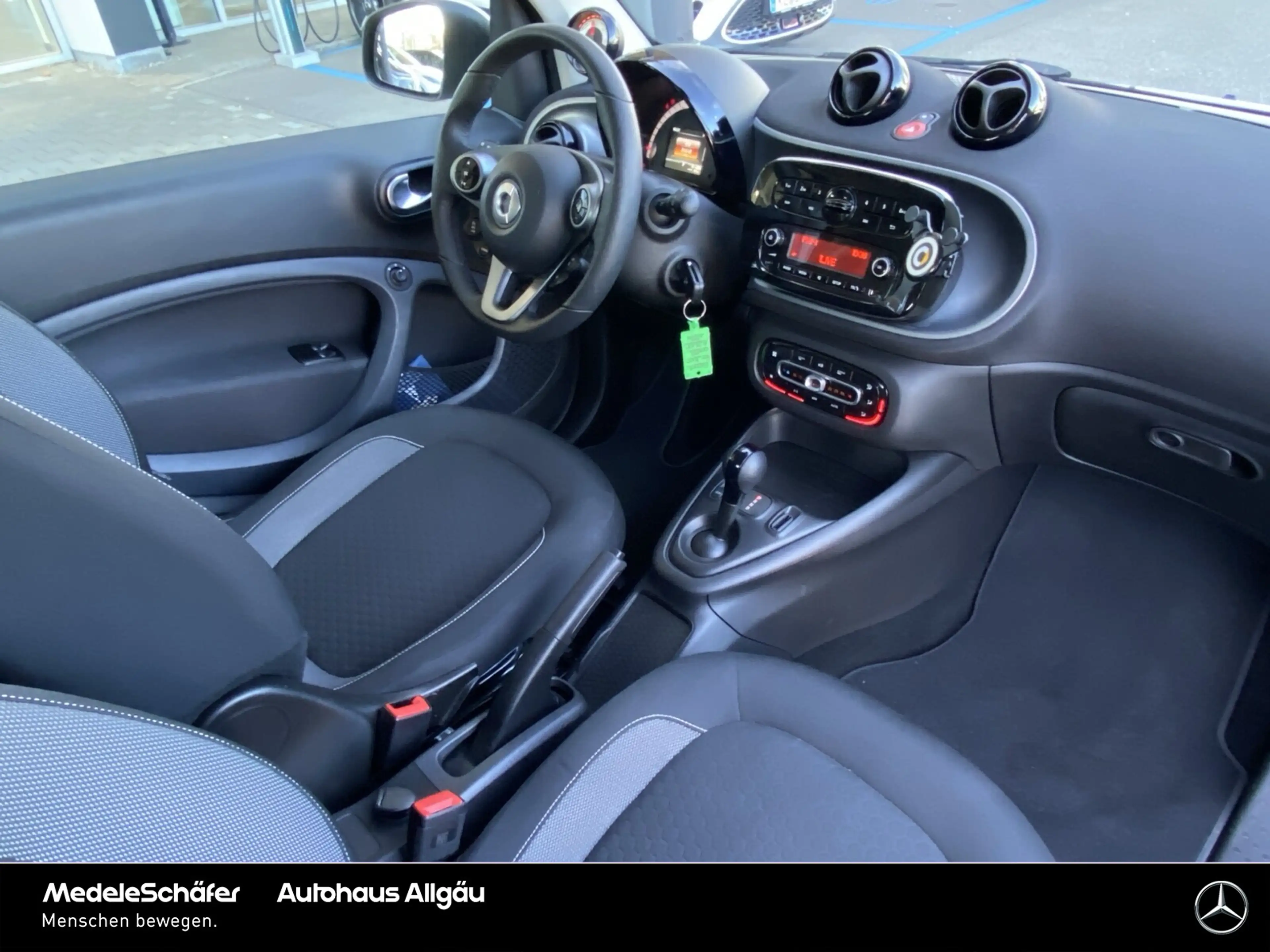 smart forTwo EQ fortwo coupe 22kW Lader Sitzheizung PTS Hinten — photo 14