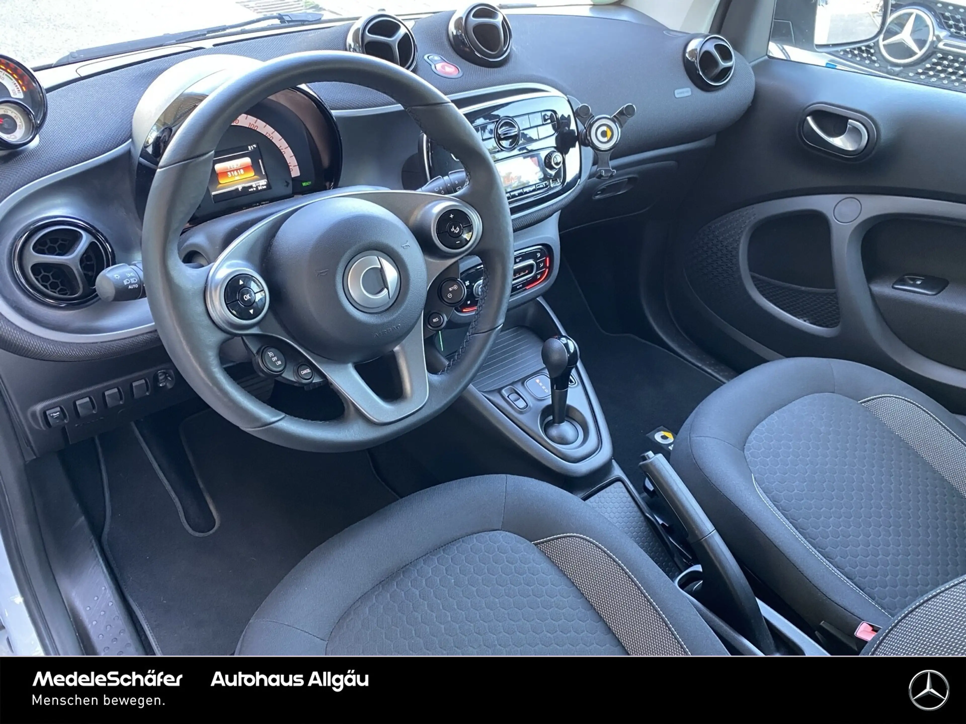 smart forTwo EQ fortwo coupe 22kW Lader Sitzheizung PTS Hinten — photo 13