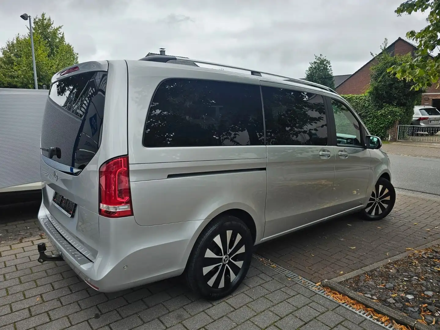 Mercedes-Benz V 220 d EDITION lang/Automatik/LED/AHK/RFK/ Zilver - 2