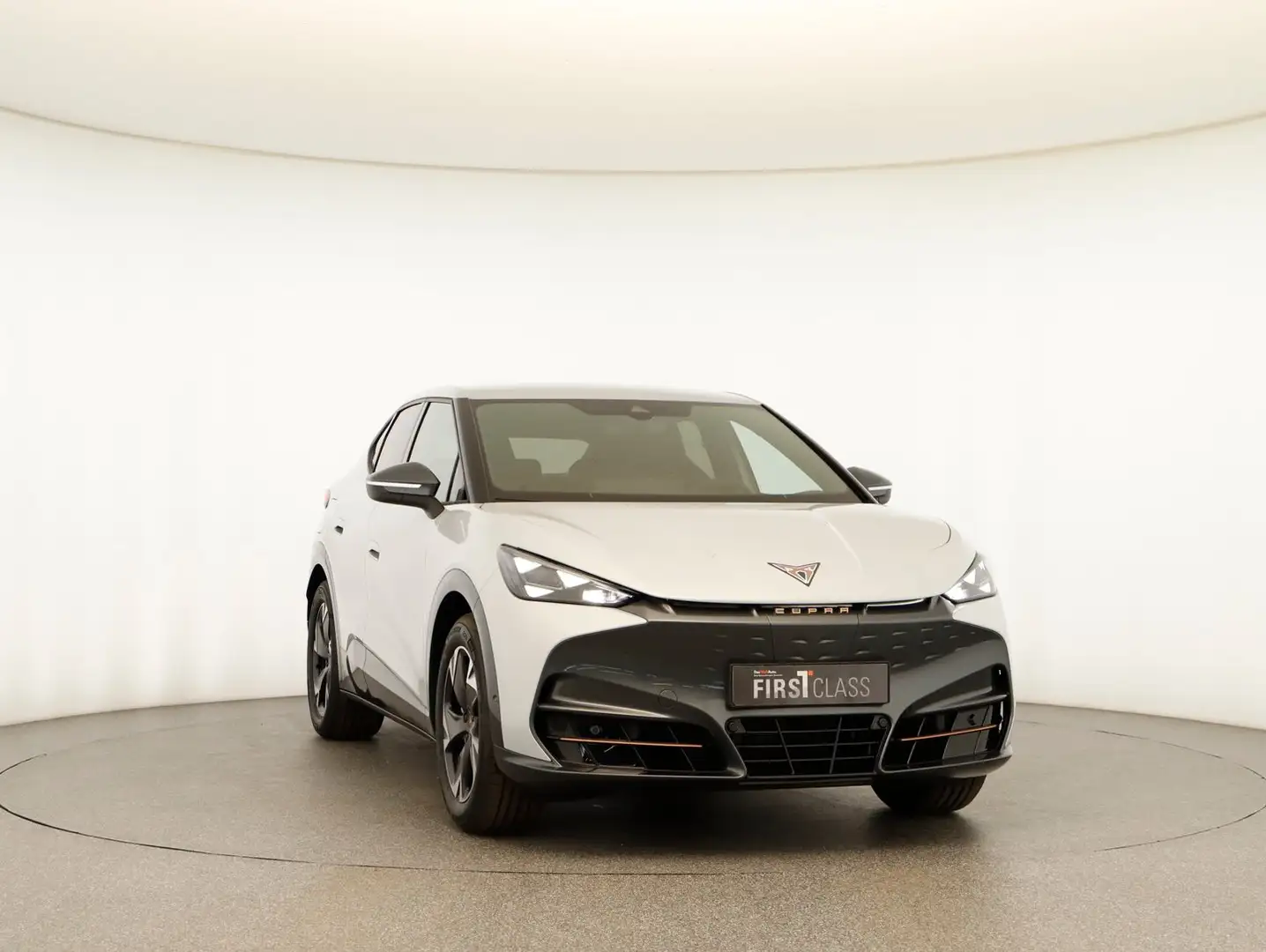 CUPRA Tavascan 210kW/286PS Silber - 2