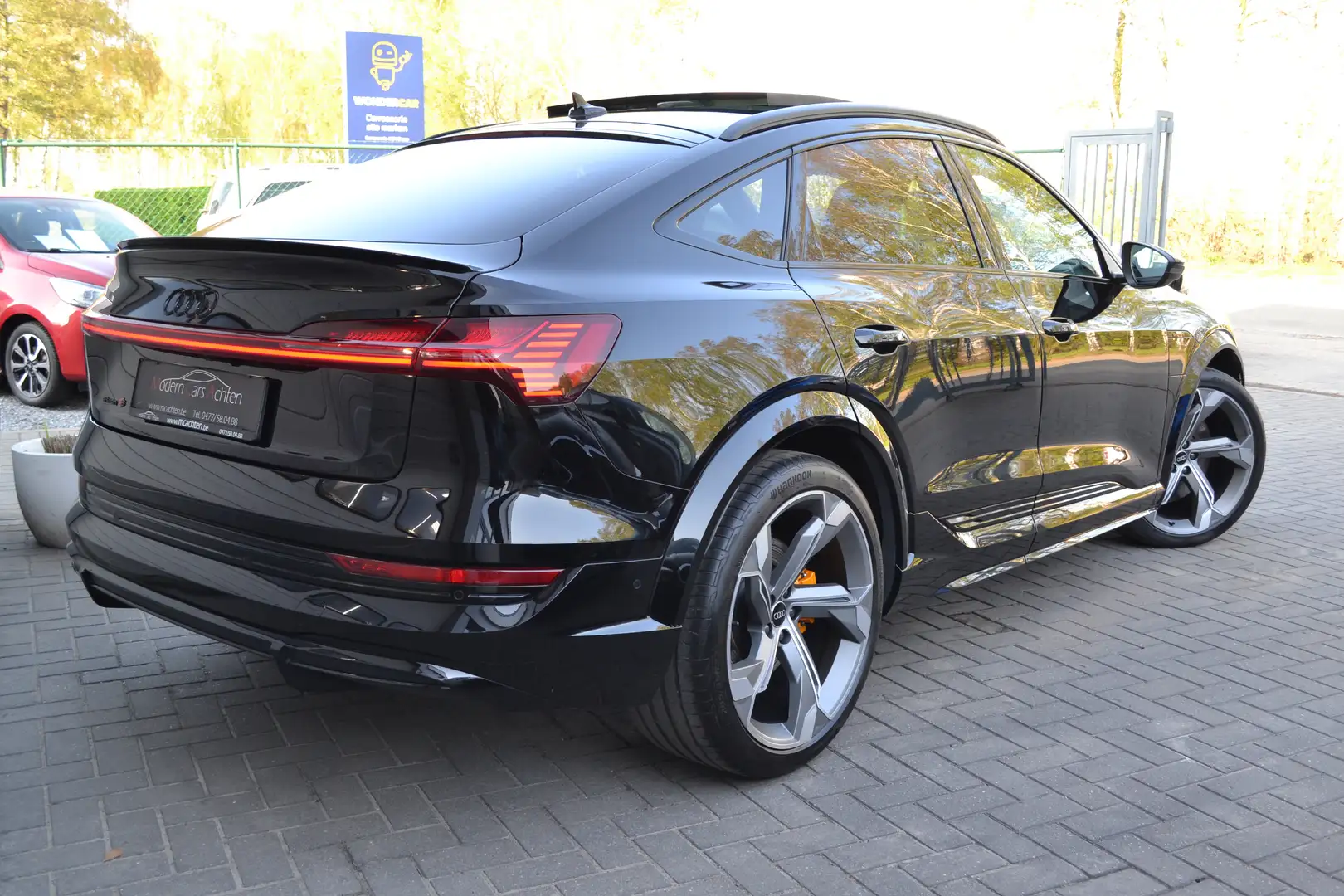 Audi SQ8 e-tron Audi Q8 E-Tron "S" Sportback Schwarz - 2