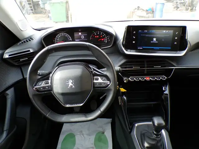 Peugeot 2008 view 16