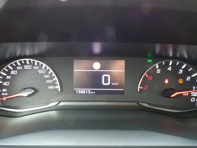 Peugeot 2008 view 17