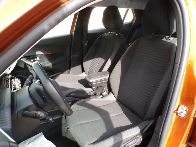 Peugeot 2008 view 9