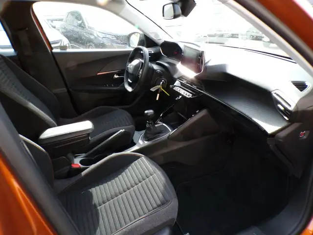 Peugeot 2008 view 11