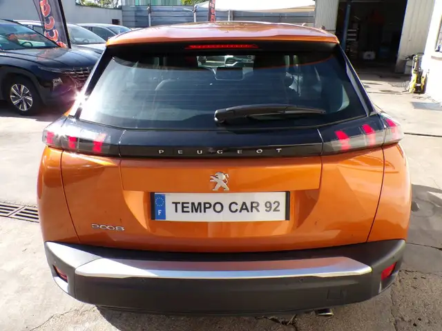 Peugeot 2008 view 5