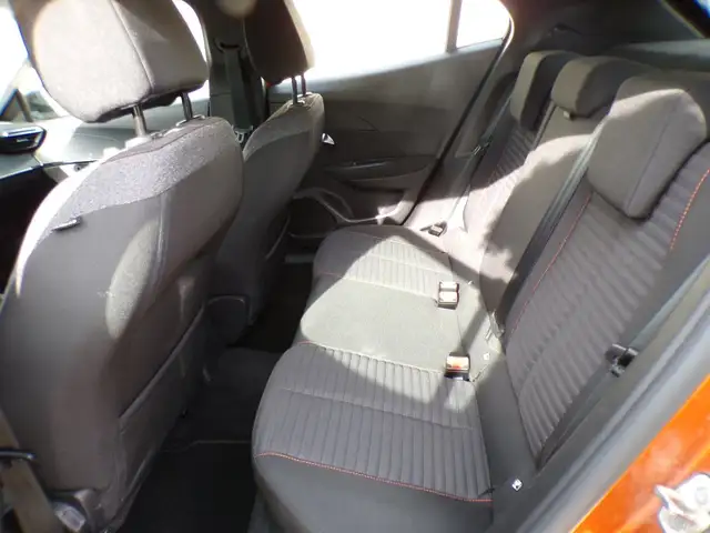 Peugeot 2008 view 13