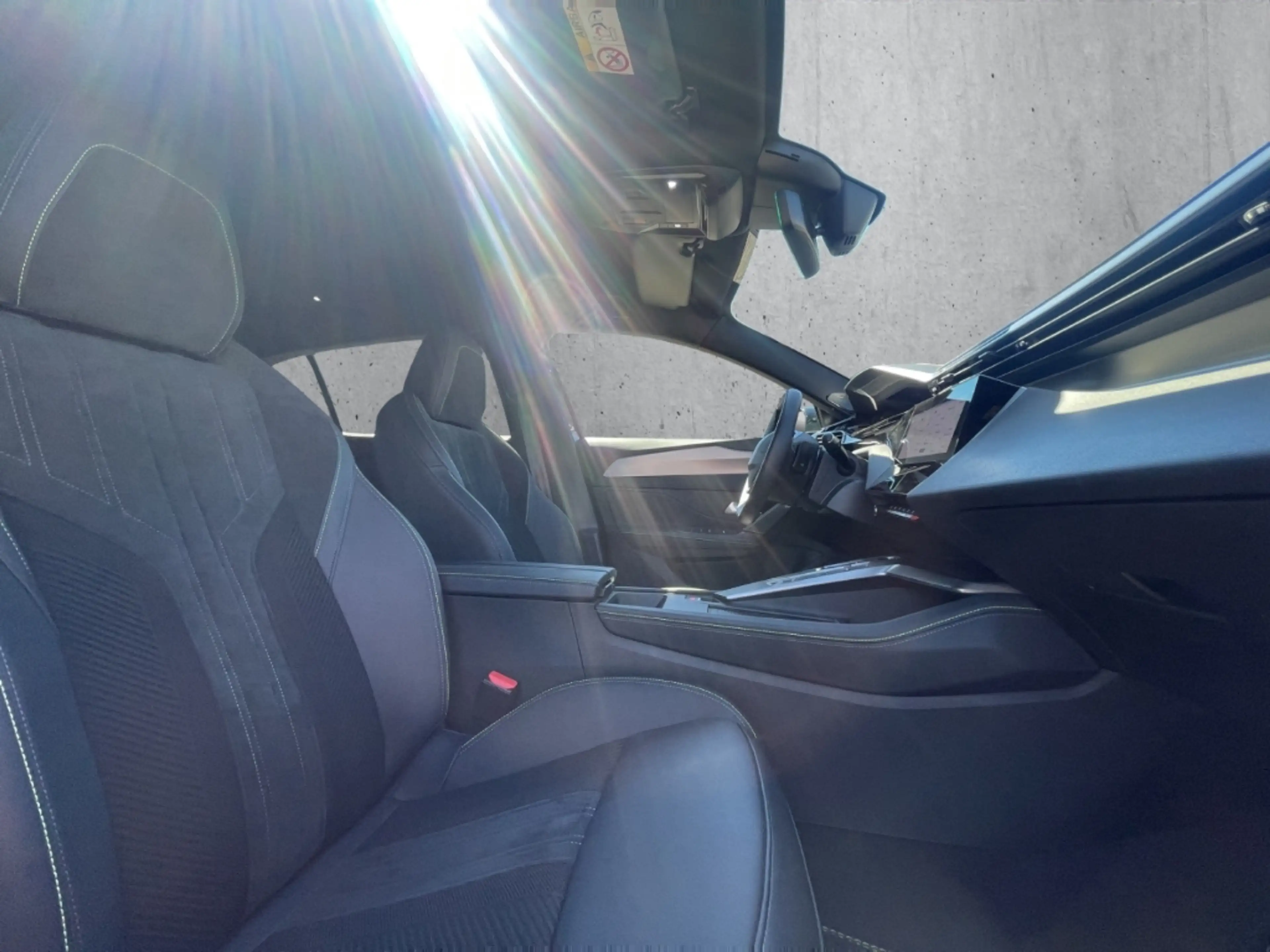 Peugeot 408 GT PT 130 EAT8 Focal Lenkrad+SHZ Kamera El.Sitz — photo 13
