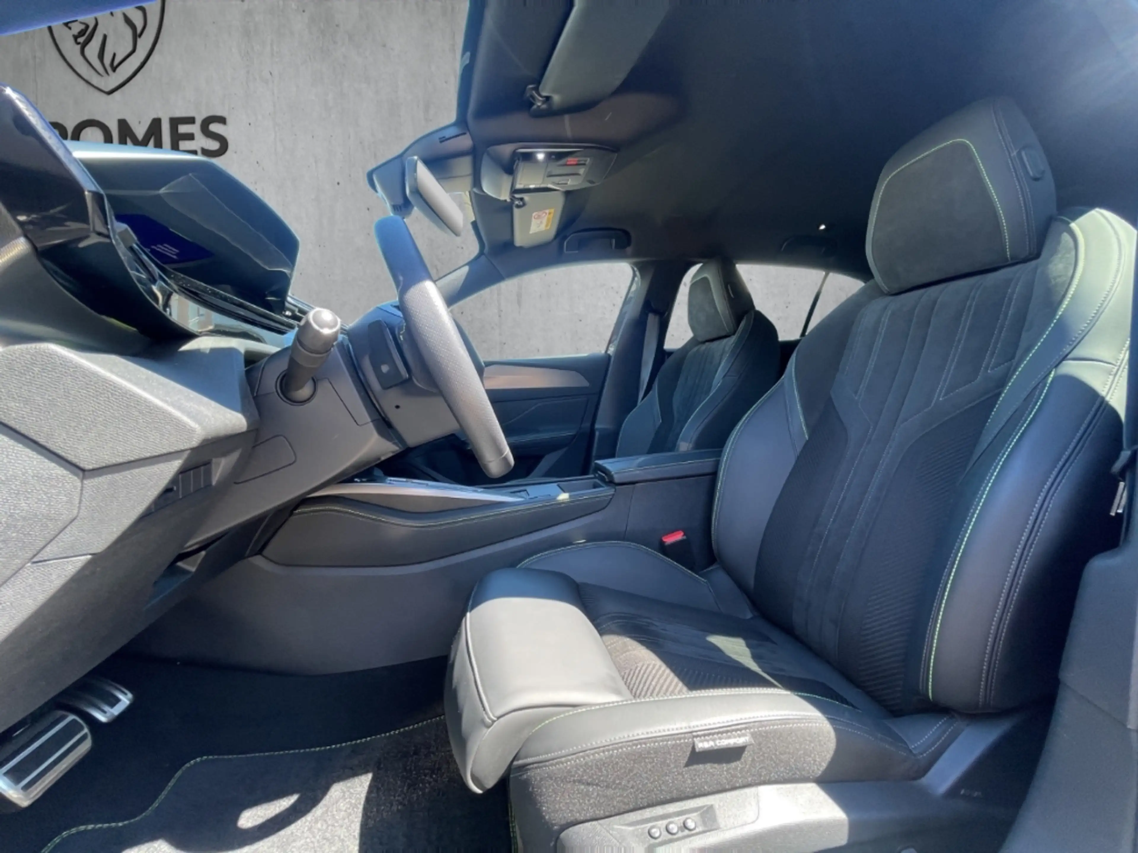 Peugeot 408 GT PT 130 EAT8 Focal Lenkrad+SHZ Kamera El.Sitz — photo 9