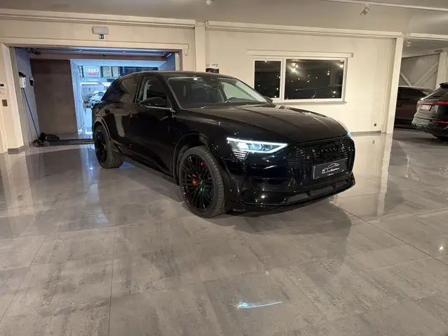 Audi Q8 e-tron QUATTRO 313PK * FULL BLACK PACK * LED * CAMERA *