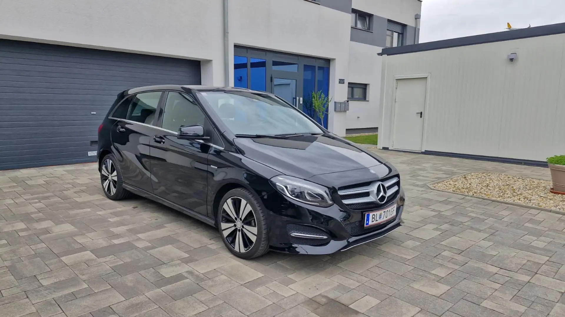 Mercedes-Benz B 180 B 180 d Aut. Schwarz - 1