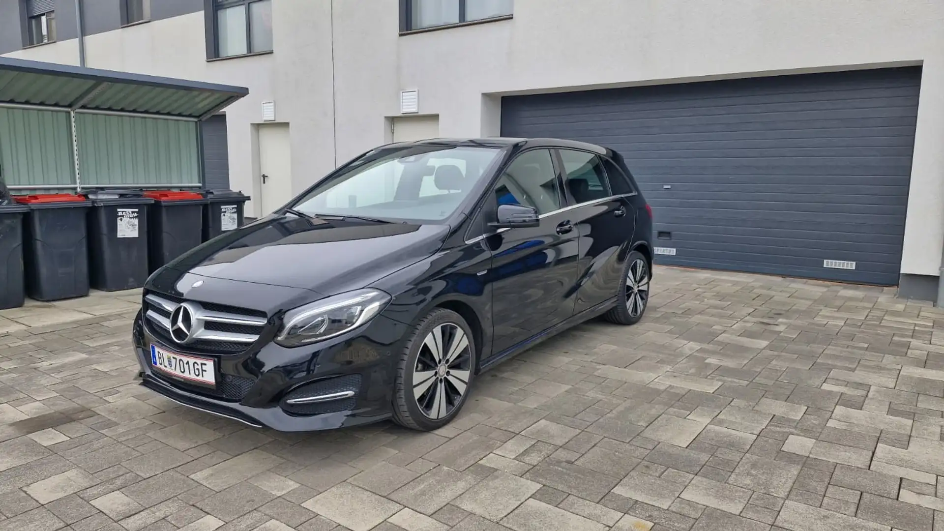 Mercedes-Benz B 180 B 180 d Aut. Schwarz - 2