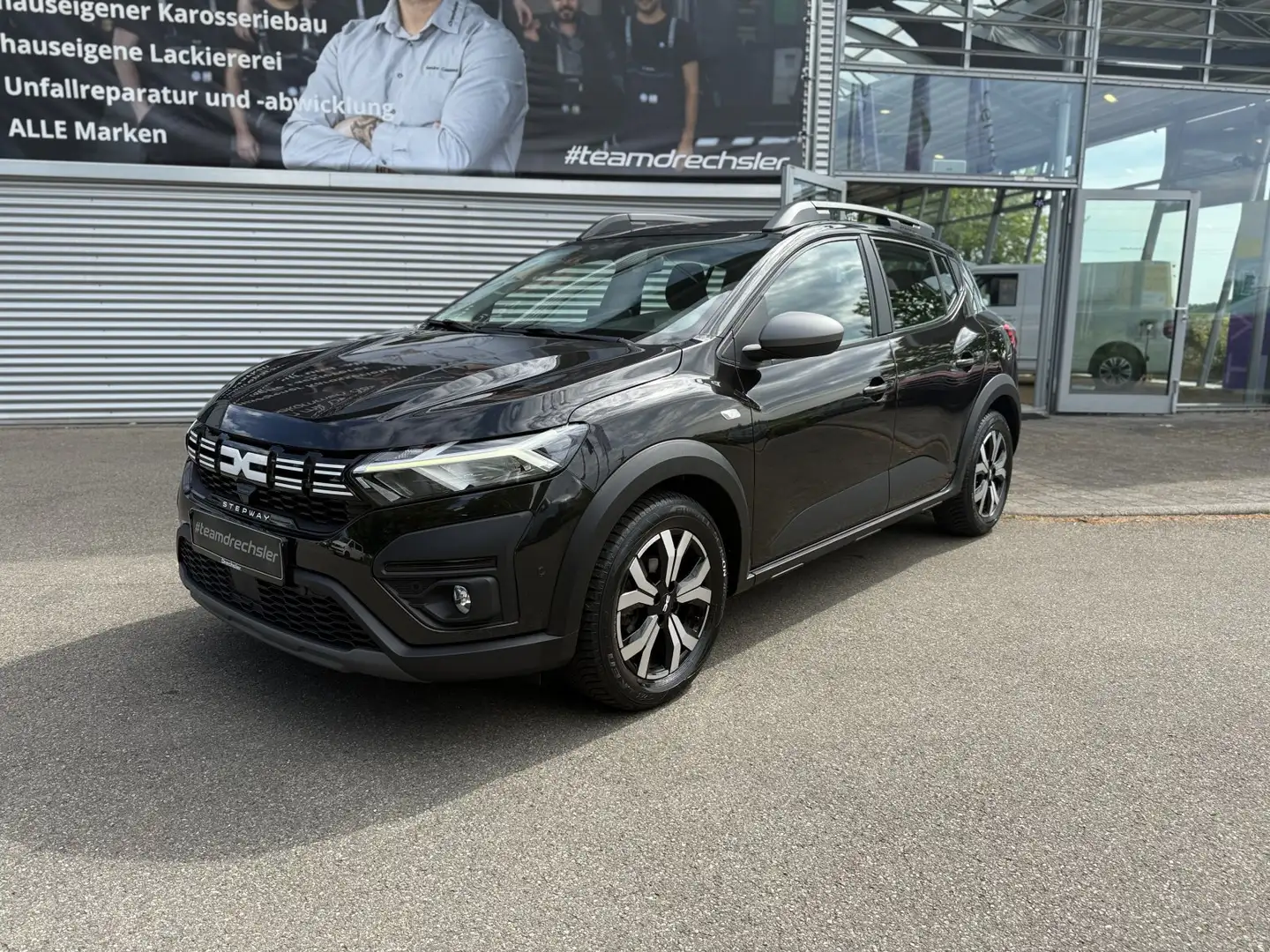 Dacia Sandero III 1.0 TCe 110 E Stepway Expression+ Noir - 1