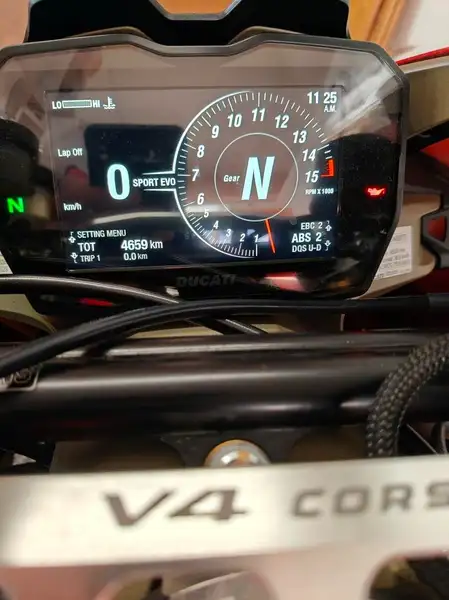 Ducati Panigale V4 S - foto 8