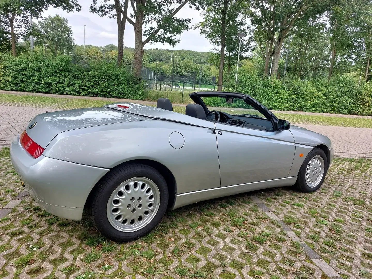 Alfa Romeo Spider 2.0-16V Plateado - 2