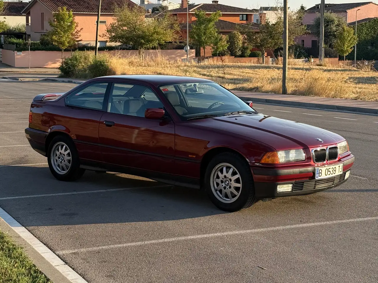 BMW 320i Coupé, foto 1