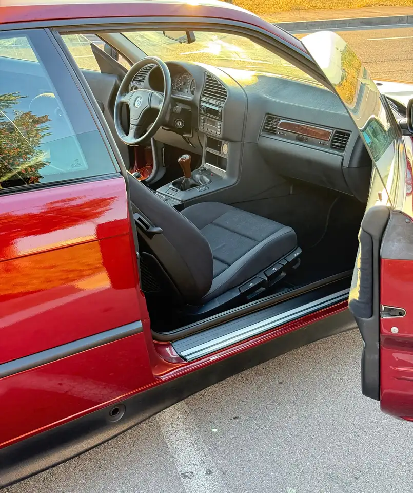 BMW 320i Coupé, foto 8
